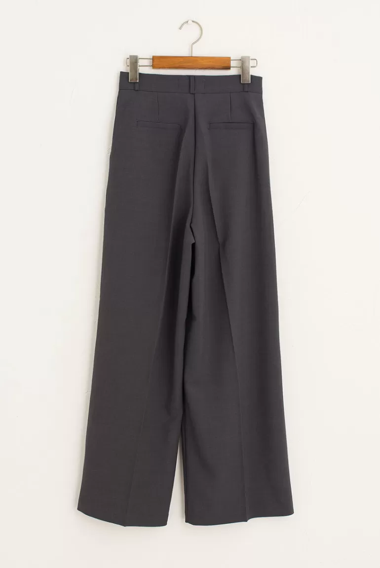 Women Olive Clothing Hoya Two Tuck Slacks, Charcoal